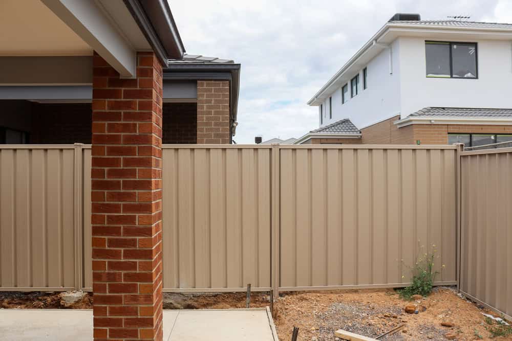 What Are My Rights When My Neighbor Owns the Wall I Want to Paint Warrington?